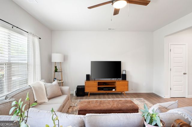 320 Crider Court, Woodstock, GA 30188