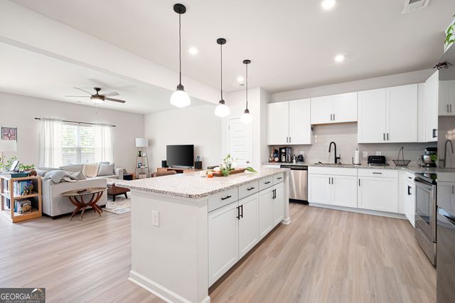 320 Crider Court, Woodstock, GA 30188