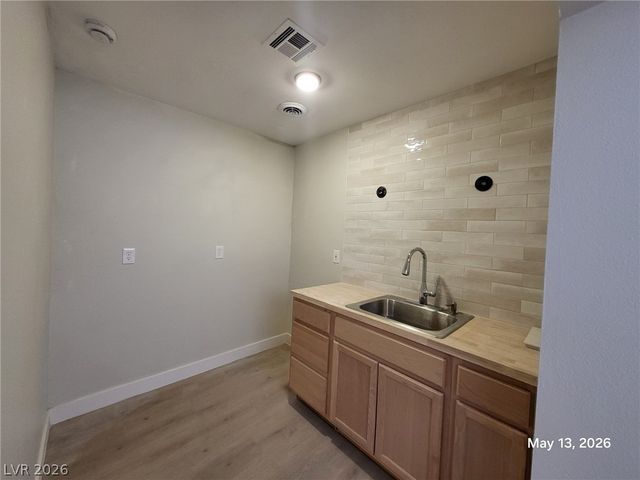 5409 Gipsy Avenue, Las Vegas, NV 89107