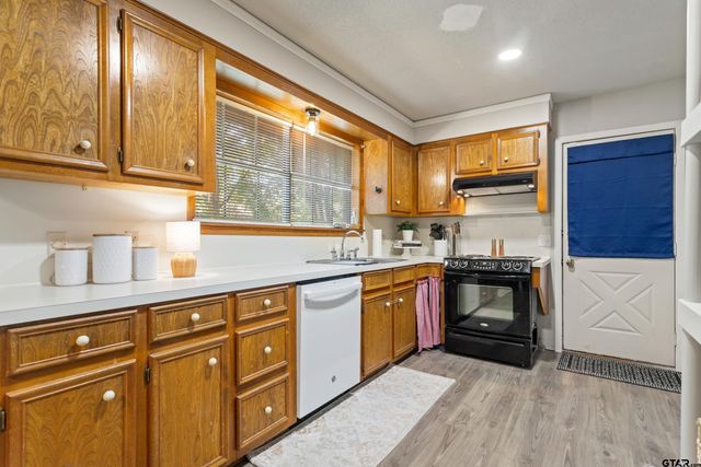 1316 Ridgeview Drive, Tyler, TX 75701
