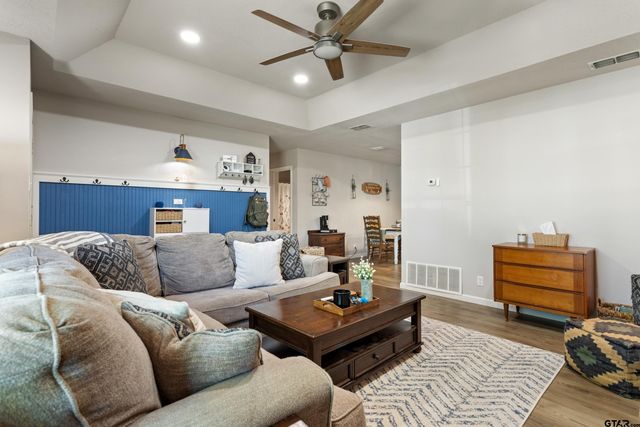 1316 Ridgeview Drive, Tyler, TX 75701