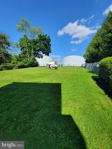 927 MOUNT PLEASANT AVE, Wayne, PA 19087
