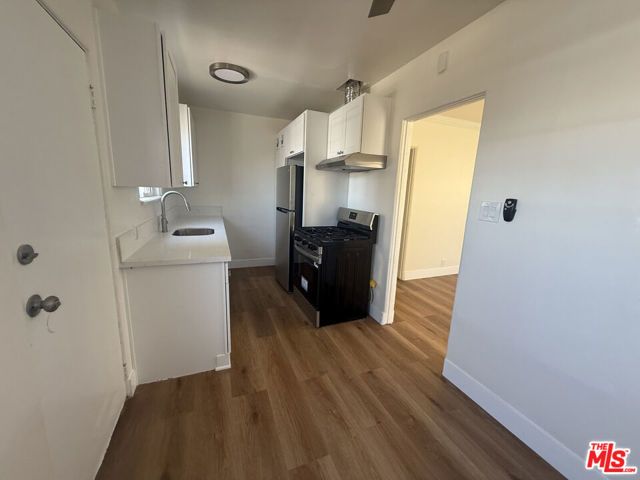 2417 W Vernon Avenue, Los Angeles, CA 90008