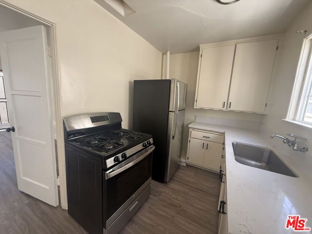 2417 W Vernon Avenue, Los Angeles, CA 90008