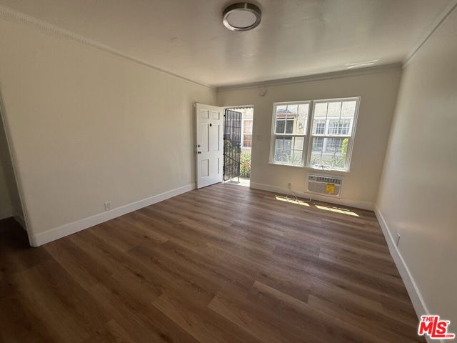2417 W Vernon Avenue, Los Angeles, CA 90008