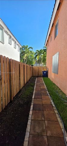 16448 SW 67th Terrace, Miami, FL 33193