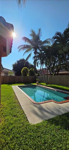 16448 SW 67th Terrace, Miami, FL 33193