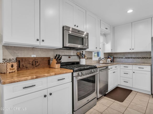 450 Church Street, Belford, NJ 07718