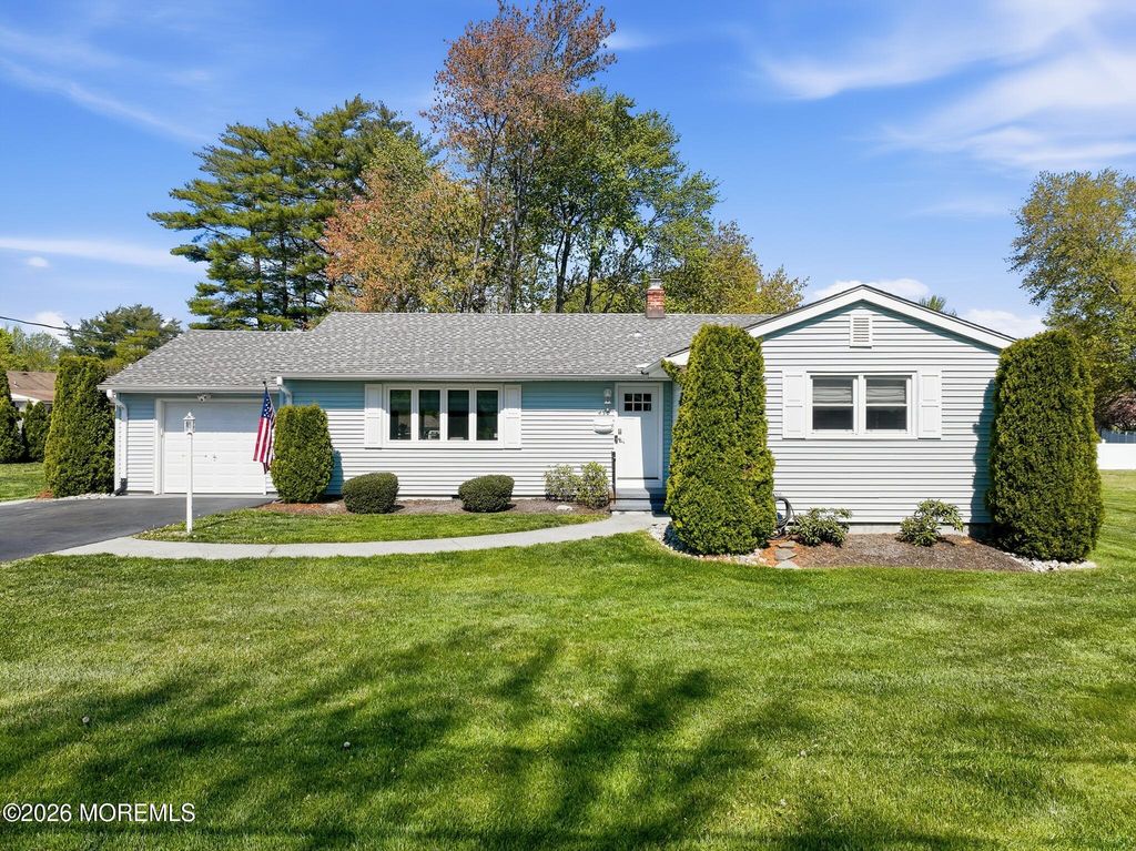 450 Church Street, Belford, NJ 07718