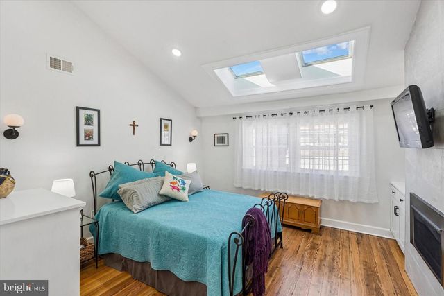 2047 WAVERLY ST, Philadelphia, PA 19146