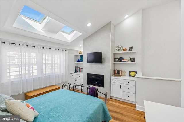 2047 WAVERLY ST, Philadelphia, PA 19146