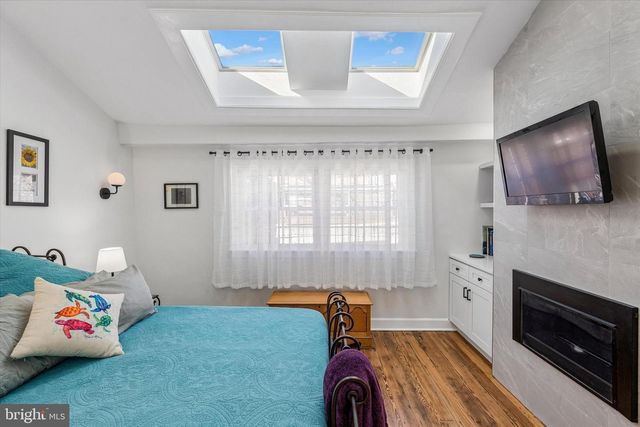 2047 WAVERLY ST, Philadelphia, PA 19146