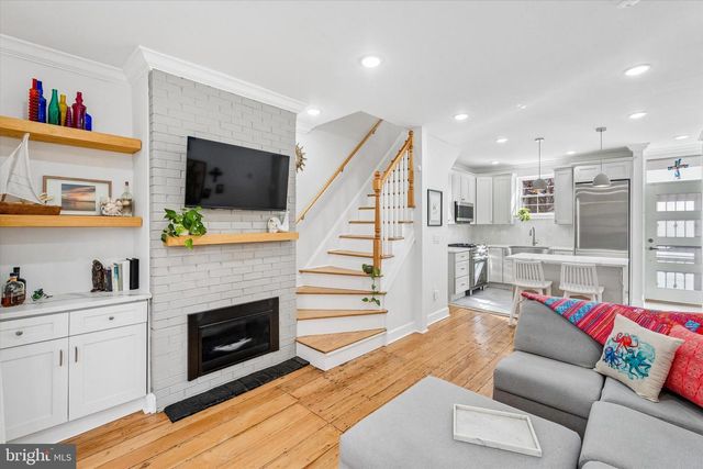 2047 WAVERLY ST, Philadelphia, PA 19146