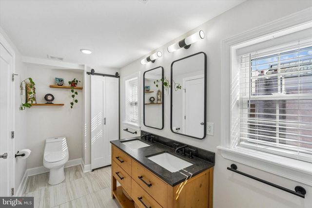 2047 WAVERLY ST, Philadelphia, PA 19146