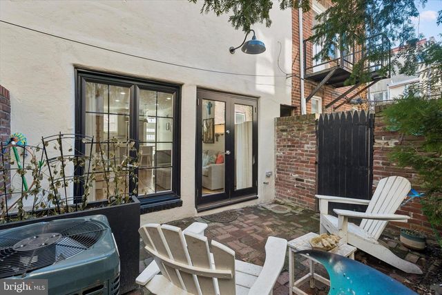 2047 WAVERLY ST, Philadelphia, PA 19146