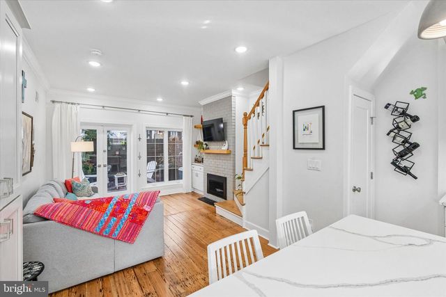 2047 WAVERLY ST, Philadelphia, PA 19146