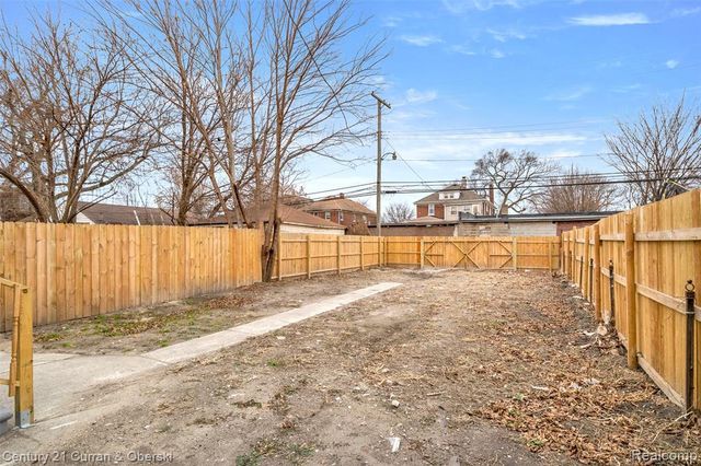 1039 N Rademacher Street, Detroit, MI 48209