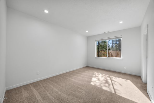 16644 Neil Lane Lot 18, La Pine, OR 97739