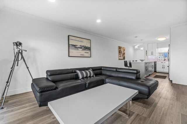 311 E Ocean Avenue 103, Lantana, FL 33462