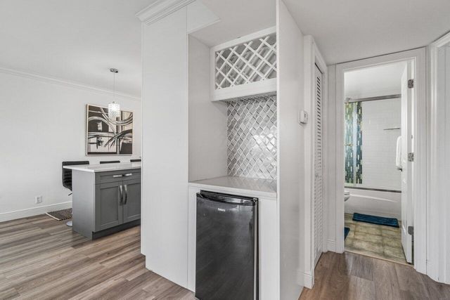 311 E Ocean Avenue 103, Lantana, FL 33462