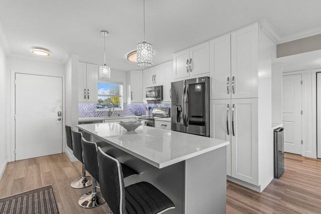 311 E Ocean Avenue 103, Lantana, FL 33462