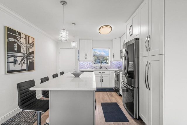 311 E Ocean Avenue 103, Lantana, FL 33462