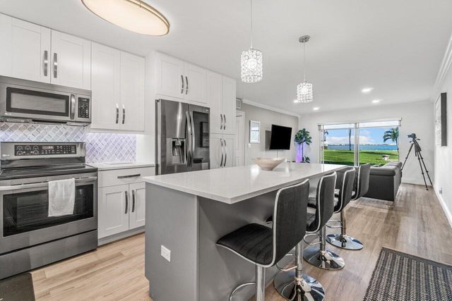 311 E Ocean Avenue 103, Lantana, FL 33462