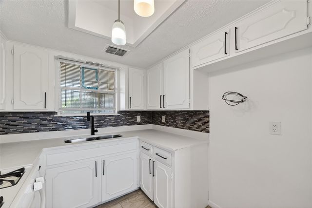 4511 Bayou Vista Drive, Houston, TX 77091