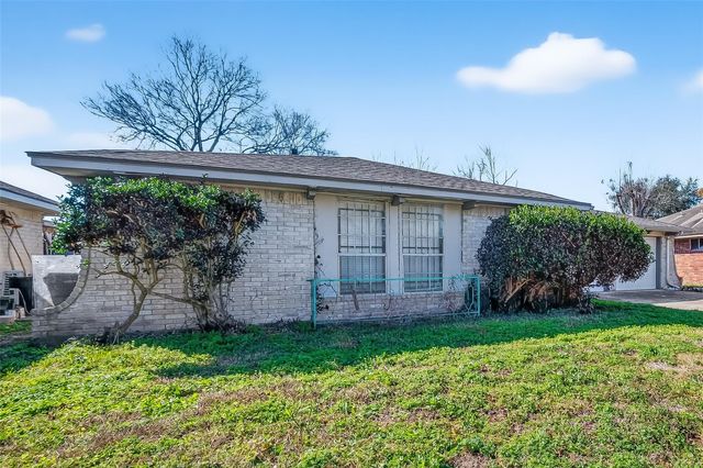 4511 Bayou Vista Drive, Houston, TX 77091