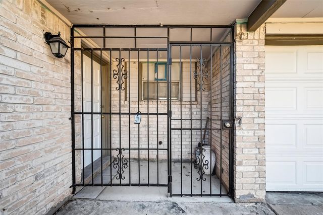 4511 Bayou Vista Drive, Houston, TX 77091