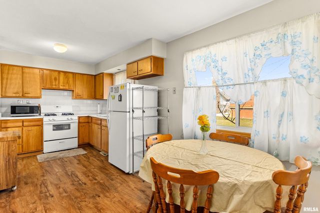 5511 W DIRKSEN Parkway, Peoria, IL 61607