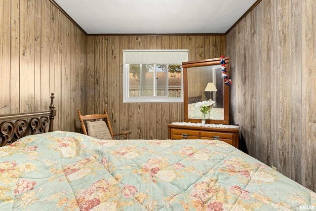 5511 W DIRKSEN Parkway, Peoria, IL 61607