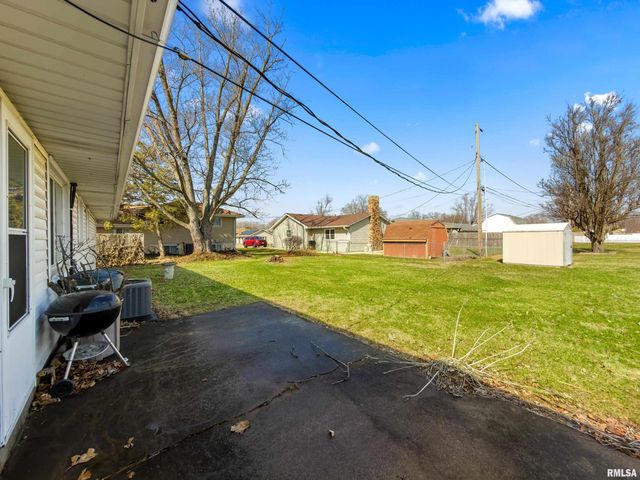 5511 W DIRKSEN Parkway, Peoria, IL 61607