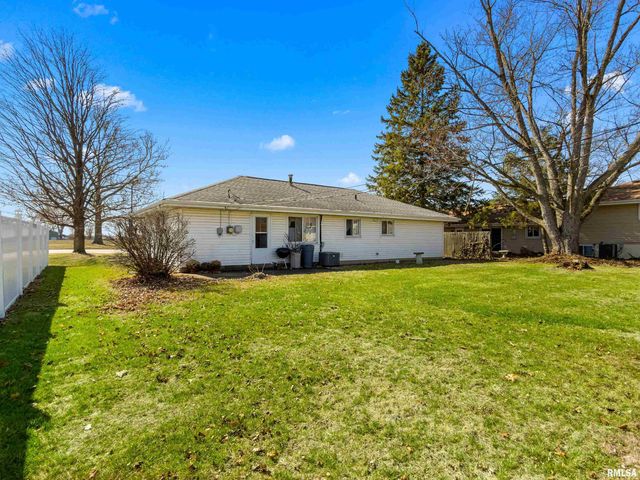 5511 W DIRKSEN Parkway, Peoria, IL 61607