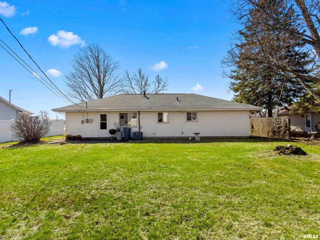 5511 W DIRKSEN Parkway, Peoria, IL 61607