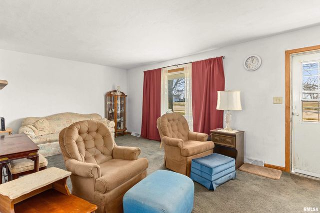 5511 W DIRKSEN Parkway, Peoria, IL 61607