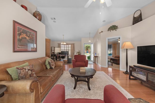 1945 Jessica Way, Navarre, FL 32566