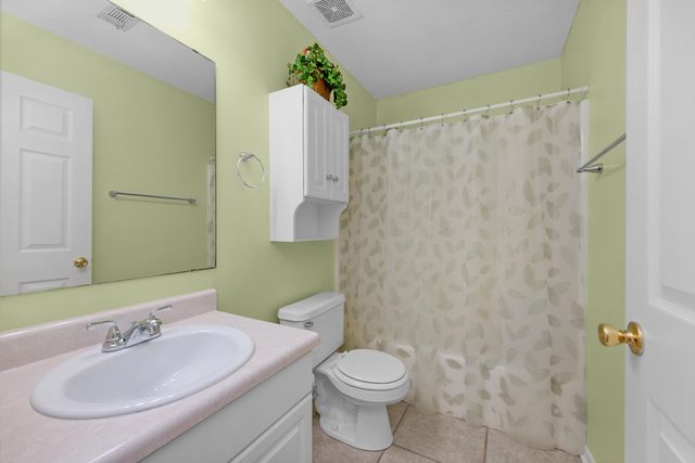 1945 Jessica Way, Navarre, FL 32566