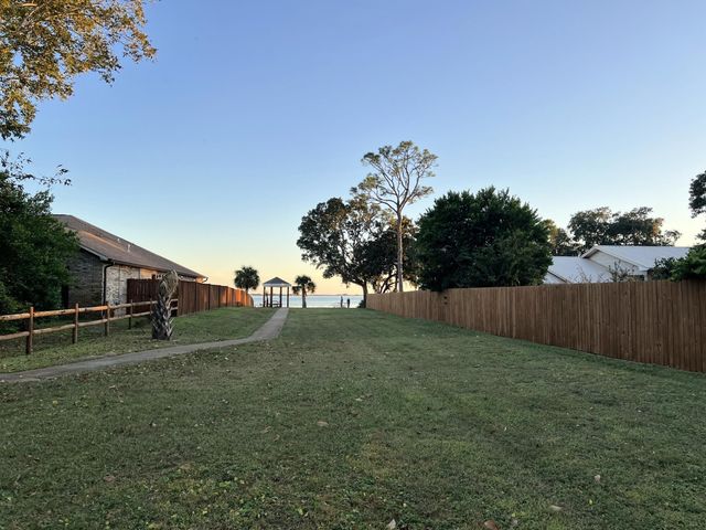 1945 Jessica Way, Navarre, FL 32566