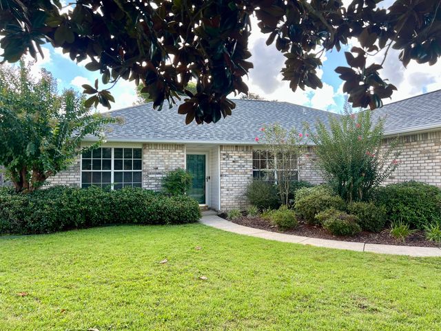 1945 Jessica Way, Navarre, FL 32566