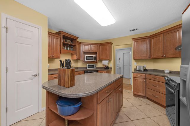 1945 Jessica Way, Navarre, FL 32566