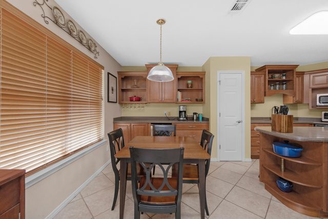 1945 Jessica Way, Navarre, FL 32566