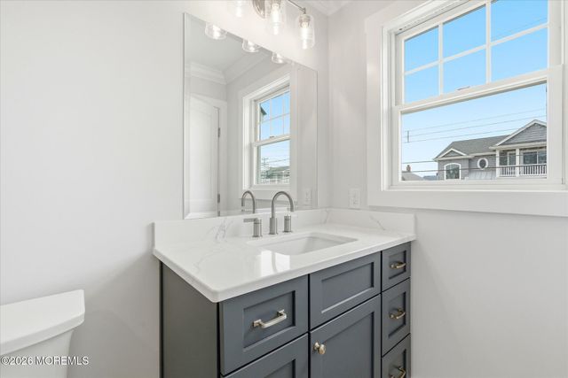 10 W Kirkland Avenue, Long Beach Twp, NJ 08008