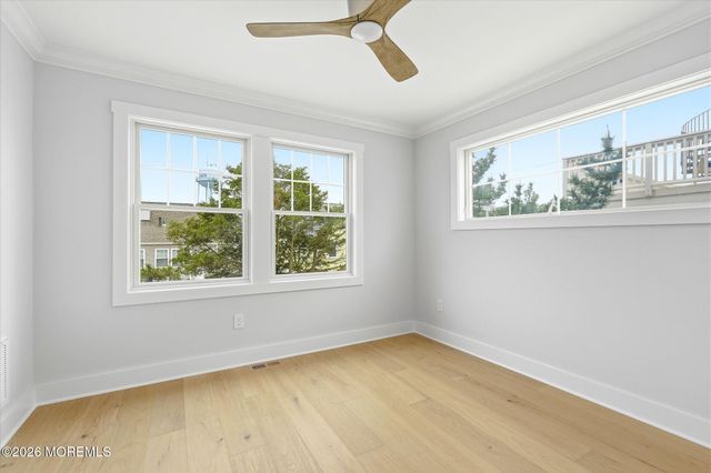 10 W Kirkland Avenue, Long Beach Twp, NJ 08008