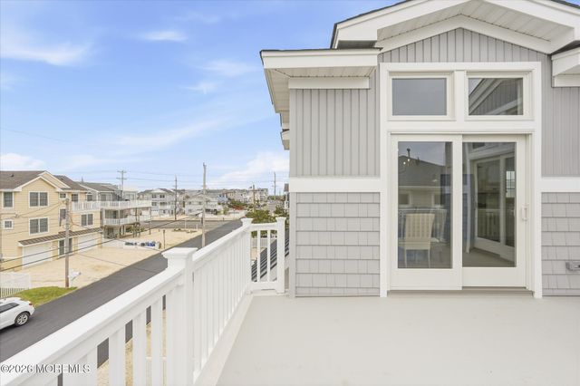 10 W Kirkland Avenue, Long Beach Twp, NJ 08008