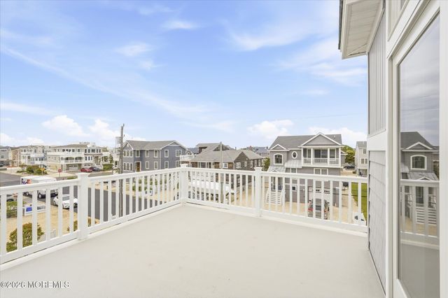 10 W Kirkland Avenue, Long Beach Twp, NJ 08008