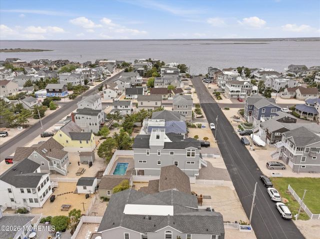 10 W Kirkland Avenue, Long Beach Twp, NJ 08008
