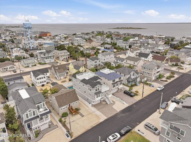 10 W Kirkland Avenue, Long Beach Twp, NJ 08008