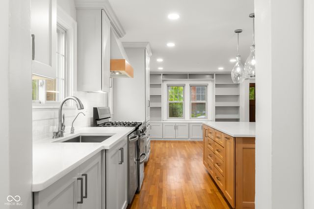 2316 Lafayette Avenue, Columbus, IN 47201