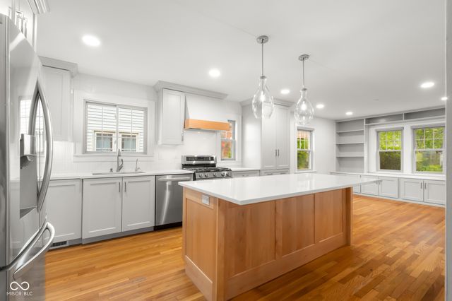 2316 Lafayette Avenue, Columbus, IN 47201